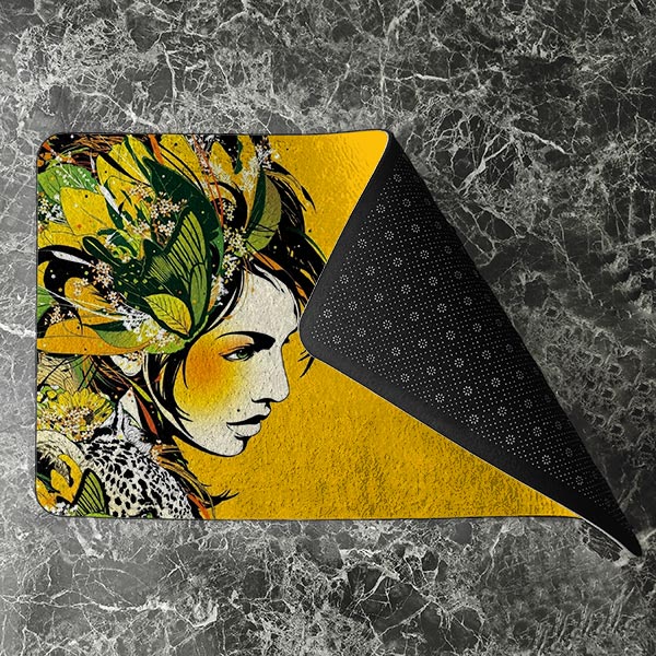 پادری نوجوان مدل دختر پروانه ای