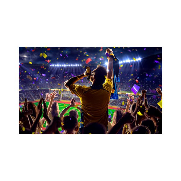 پادری نوجوان مدل تماشاچیان برزیلی